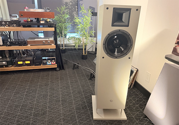  040126.stphmtlhearkenclub27speaker.png