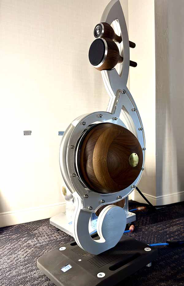 Treble Clef Audio and Vinnie Rossi at AXPONA 2026 | Stereophile.com