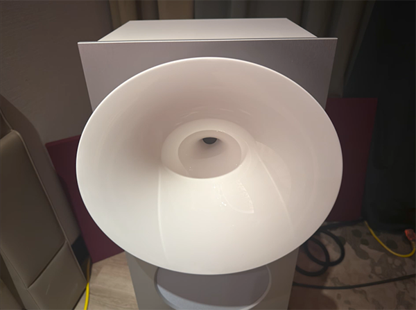  043026.stphaxpona.amsoundavantspeaker1a.png