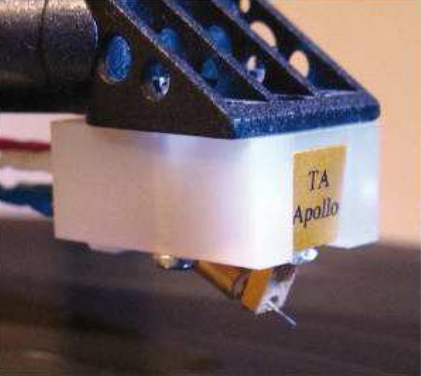 Analog Corner 249 LKV Research Veros One phono preamp, Triangle Art