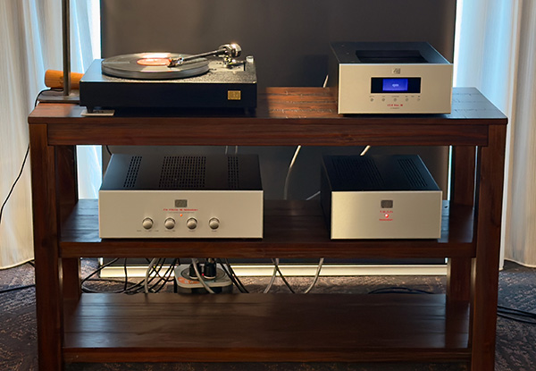  060226.stphaxponaaudionoterack1a.jpg
