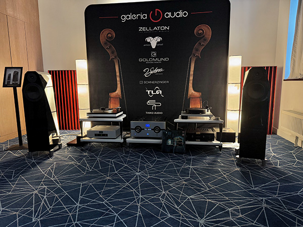  060226.stphwarsawGaleriaAudio1.jpg