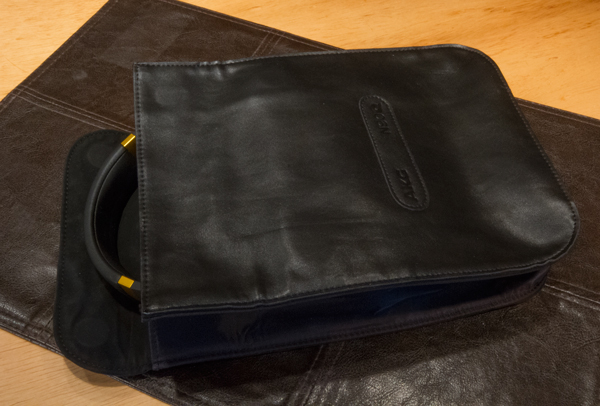 AKG_N90Q_Photo_InBag