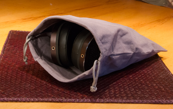 AcousticResearch_ARH1_Photo_InCase