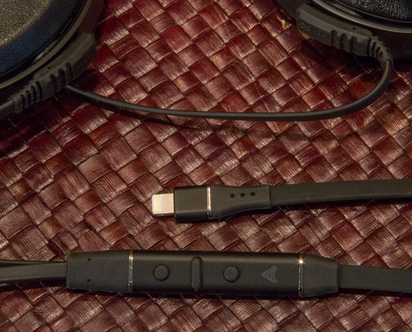 Audeze_SINE_Photo_LightningCable