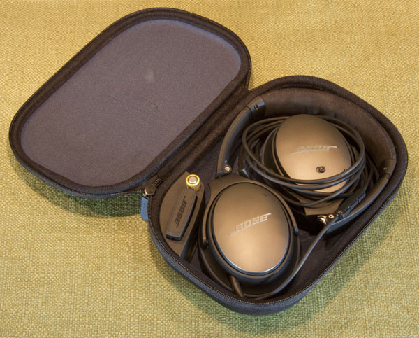 Bose_QuietCOmfort25_Photo_InCase