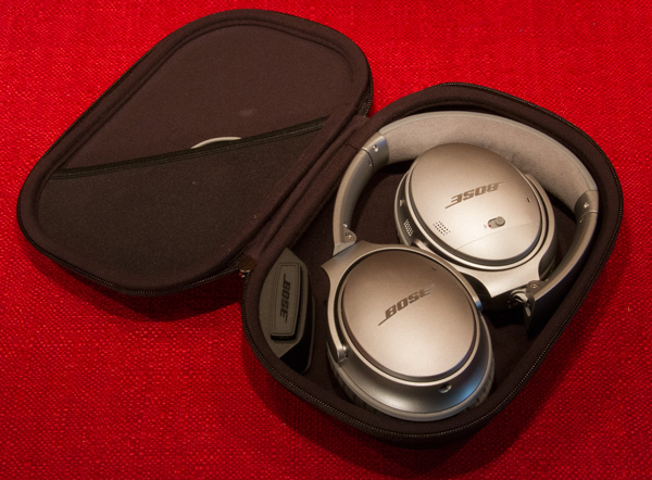 Bose_QuietComfort35_Photo_InCase