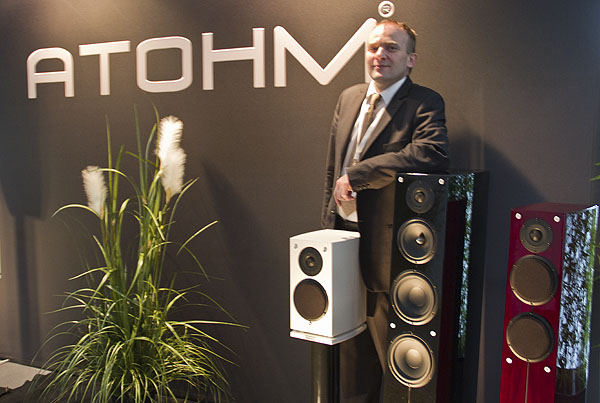 HighEnd20123_Tyll_Photo_Atohm_Main