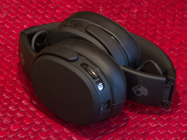 Skullcandy Crusher Wireless Over-Ear Sealed Headphones with Haptic