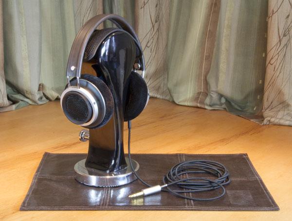 A Big Bottom and a Lively Top: The Philips Fidelio X1