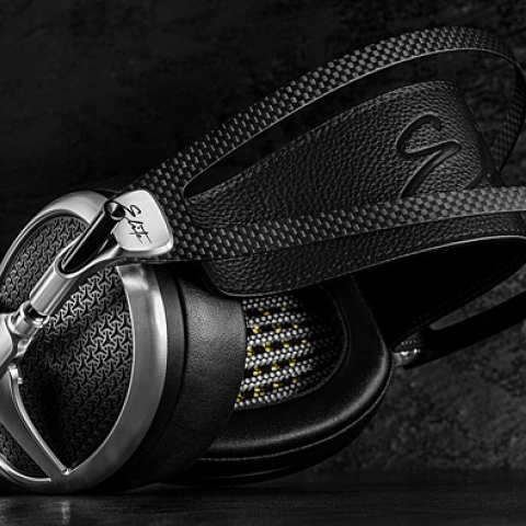 極美品‼️BOSE SoundWear Companion speaker Amazon.com: Bose Soundwear Companion Wireless Wearable Speaker